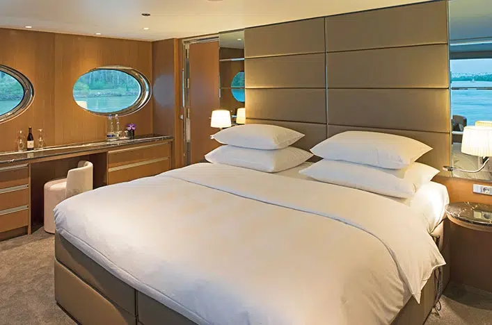 Royal_Panorama_Suite_LLV_Bordeaux_erotravel