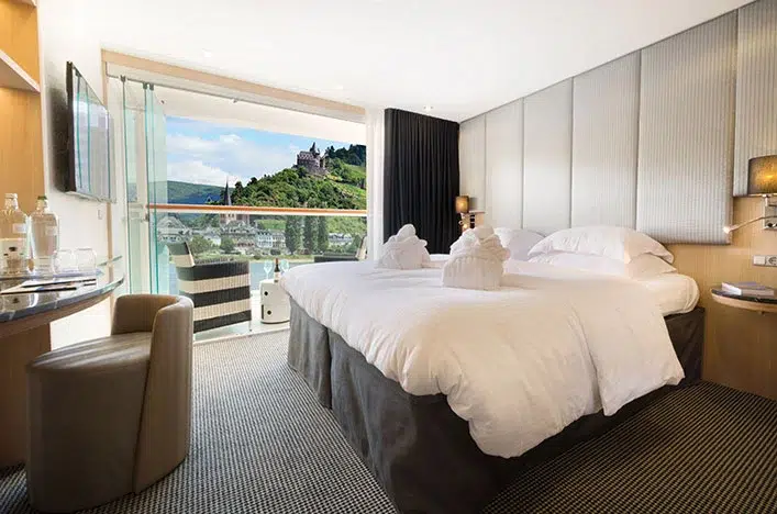 Scenic_Gem_Standard_Balcony_Suite_LLV_Erotravel