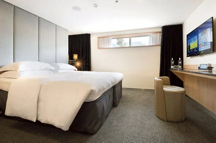 LLV-Bordeaux-Standard-Suite